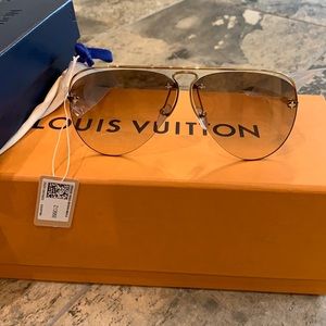 Louis Vuitton grease sunglasses